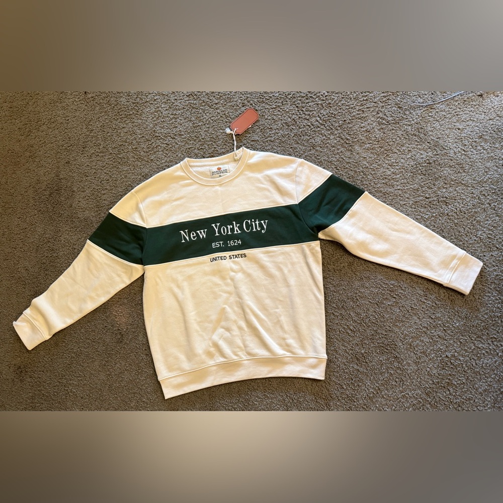 Men’s NYC sweatshirt (brand new)